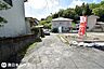 その他：【前面道路】東向きの前面道路は位置指定道路です！駐車場はこちらからの出入りになります！