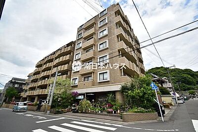 外観：【朝日プラザ草牟田】8階建ての2階部分の角部屋です！室内リフォーム済みで即入居可能♪