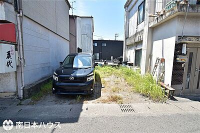 外観：東向き道路【敷地面積33.08m2(10坪)】建築条件なし！