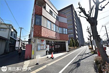 【城西郵便局】鹿児島市城西2丁目にある郵便局です。駐車6台あり郵便窓口平日9:00~17:00貯金窓口平日9:00~16:00ATM平日9:00~20:00、土9:00~12:30 320m