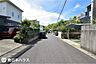 その他：【前面道路】北東向きの前面道路幅は約6ｍです！団地内の道路で交通量も少なく静かな住環境です♪