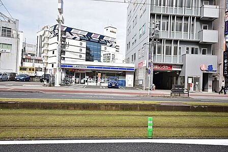 【ローソン鹿児島中央駅前店】鹿児島市中央町にあるコンビニです。駐車場あり 290m