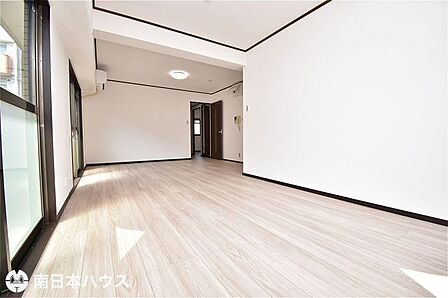 【リビング】室内全面リフォーム済みで即入居ご希望の方にもおすすめです♪
