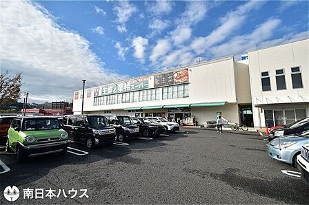【業務スーパー真砂店】鹿児島市真砂本町にあるスーパーです営業時間　9：00～21：00駐車場あり 460m