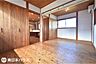 洋室：【洋室】2階の洋室です！2部屋に分けられるように扉は2か所あります！全居室収納あり♪