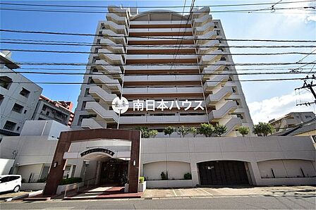 【サンポートハイム鹿児島の外観】