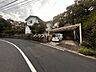 その他：前面道路は幅があり車のすれ違いもスムーズです。朝の忙しい時間もゆっくり敷地から出れますので安心です。