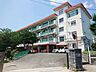 周辺：【吉田小学校】 県道25号線から見ることができる小学校です。吉田川の清掃や町のゴミ拾いに取り組み、ホタルが増えるようにするとともに、美化運動に励み、美しい街作りを目指しています。♪ 1270m