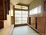 玄関：小倉南区徳吉西　中古戸建て♪小・中学校徒歩10分♪コンビニ徒歩4分♪スーパー徒歩7分♪買物便利♪