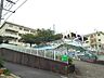 周辺：【横代小学校】豊かな自然に恵まれている一方で、九州縦貫道や北九州都市高速道路、JR各線など交通の便にも恵まれ、青少年の健全育成等地域の活動も盛んなところです。 740m