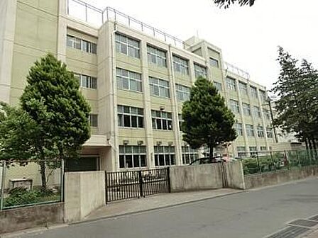 大和市立南林間中学校 徒歩4分。 290m