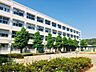 周辺：横浜市立岡津小学校 徒歩7分。 560m