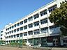 周辺：横浜市立左近山中学校 徒歩10分。 800m