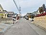 外観：前面道路含む現地写真