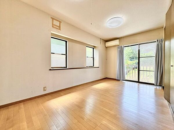 洋室を拡大表示