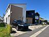 外観：歩道が整備された前面道路に面し、小さなお子さまのいるご家庭にもおすすめです！