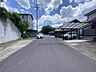 外観：前面道路含む現地写真