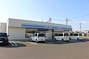 ローソン 北見西三輪店（1018m）
