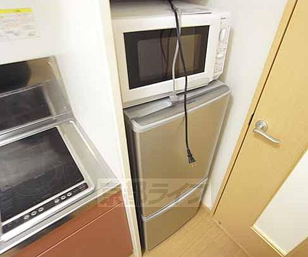 画像17:冷蔵庫と電子レンジです。