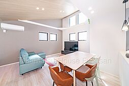 閑静な住宅地に佇む　築浅美邸