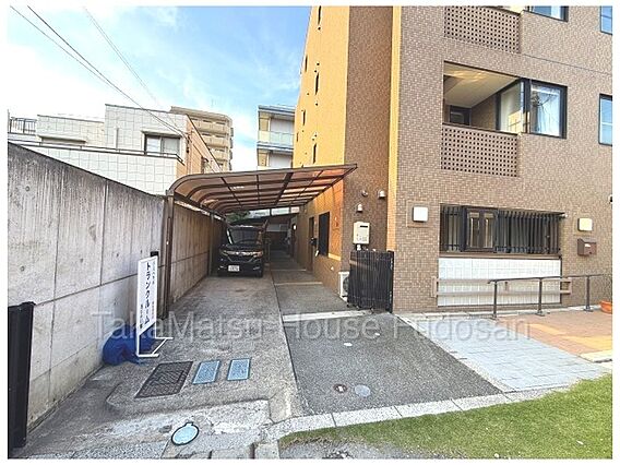 敷地内の駐車及...