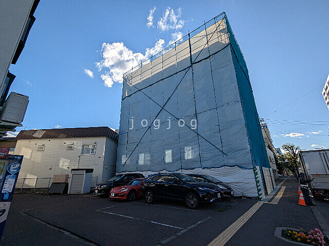10 / 43