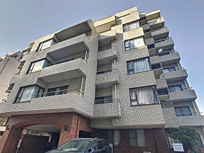 外観:金沢城公園徒歩2分、近江町市場も徒歩8分圏内! 外観:金沢城公園徒歩2分、近江町市場も徒歩8分圏内!