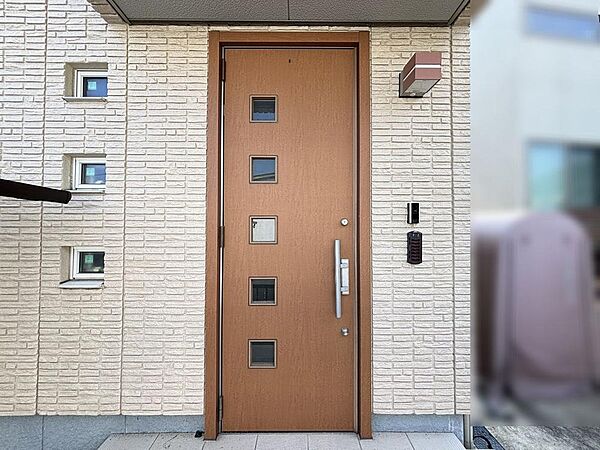 玄関を拡大表示
