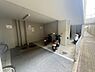 その他：エントランスを通らなくても、居住者専用扉から出入りすることができ、便利です。