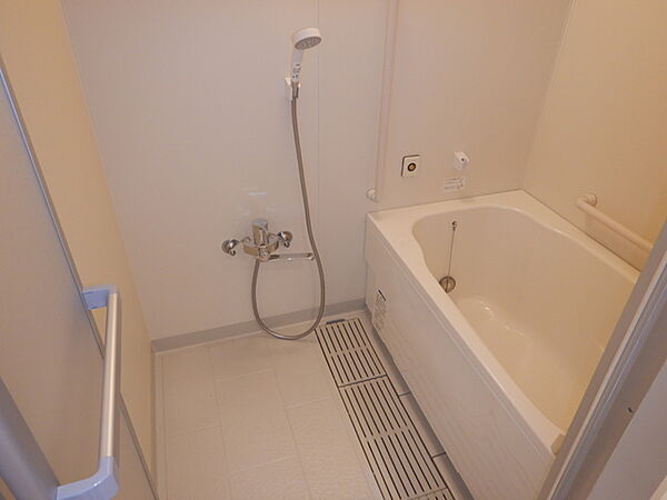 画像4:自動お湯張り機能付きのお風呂、浴室換気乾燥機付きです