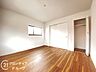 子供部屋：約6.3帖の洋室は子供部屋にいかがでしょうか。四條畷南小学校まで徒歩約4分とお子様の通学にも安心の距離で、子育て世帯にもおすすめの環境です。