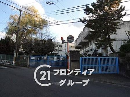四條畷市立忍ケ丘小学校 徒歩16分。 1220m