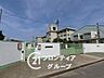 周辺：寝屋川市立第八中学校まで徒歩約9分。部活動や勉強で帰りが遅くなる時期でも、負担が少なく通学できる程よい距離。充実した学校生活を送ることができます 670m