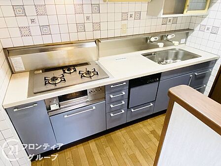 広々としたシステムキッチンで、毎日、家族みんなで料理を楽しめます