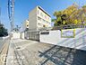 周辺：四條畷市立四條畷中学校 徒歩9分。 670m