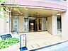 エントランス：多様化する住まいのお悩みを当社へお気軽にご相談下さい