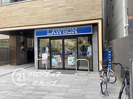 ローソン新大阪駅南店 徒歩1分。 40m