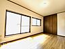 洋室：住まい選びは、価格や立地だけでなく、将来の暮らし方まで含めて考えることが大切です。今の段階で気になっていることを、まずスタッフに話してみてください