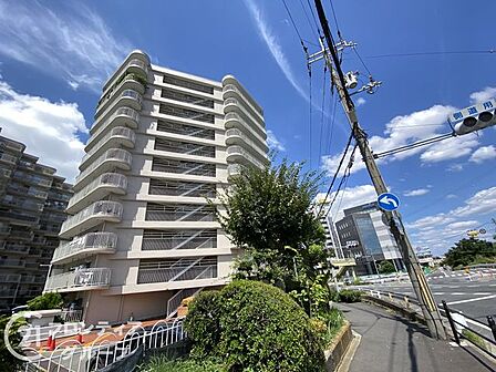 「賃貸のままでいいのか、買うべきか」その判断に必要な情報を、スタッフがわかりやすく整理してお伝えします。お気軽にご相談ください