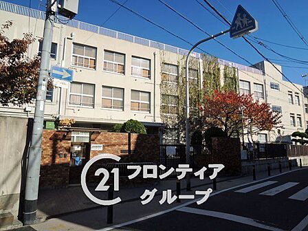 大阪市立西淡路小学校 徒歩7分。 520m