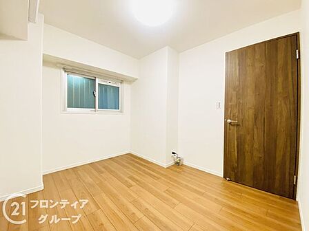 多目的に利用できる使いやすいデザインの洋室。書斎や趣味の部屋などライフスタイルに合わせて活用できます。