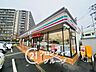周辺：セブンイレブン守口八雲東町2丁目店 徒歩1分。 80m