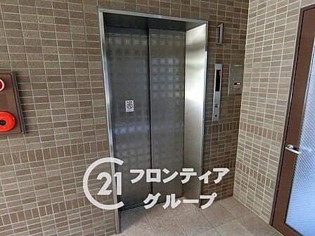 マンションのエレベーターは、快適でスムーズな移動を提供し、住む人の利便性を高める重要な設備です。