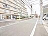 外観：周辺環境とのコラボレーションにより明るく開放的な空間を演出しております。