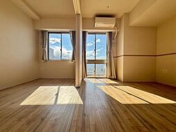 ゆとりある広さをリビングに集めることで、自然と家族が1箇所に集まる空間を設計から実現しました。