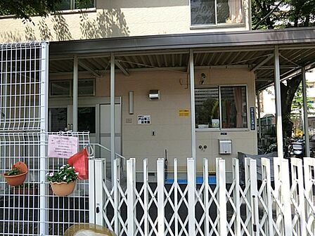 新宿区立　戸山第二保育園まで約459m