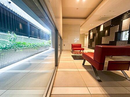 【Entrance hall】エントランスホール