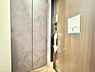 玄関：【Entrance】玄関