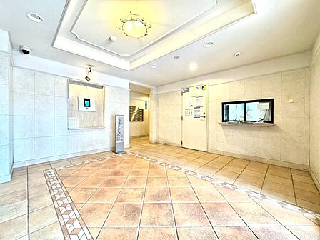 【Entrance hall】エントランスホール