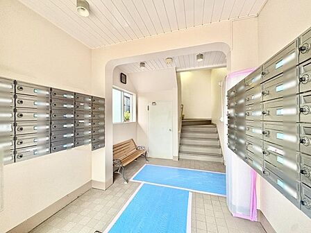 【Entrance hall】エントランスホール